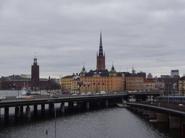 Kuzey Avrupa ve İskandinavya 'nın mimarisi. Muhteşem Stockholm, harika bir İsveç şehri. Gamlastan ve merkez.