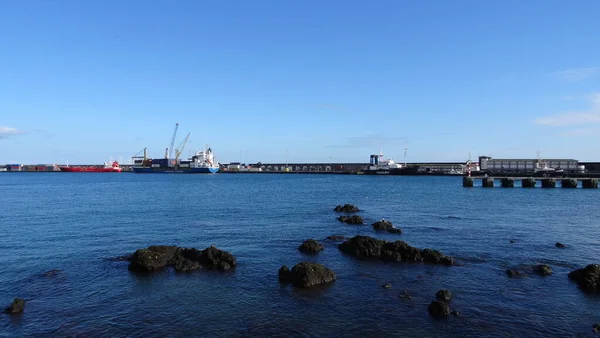 アゾレス諸島 滞在する素晴らしい場所です サンミゲル島の首都はポンタ デルガダ市である ポルトガルの古代建築 — ストック写真