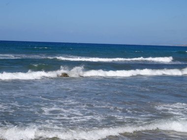 Girit Adası, Girit Denizi 'ndeki harika plajı, büyüleyici doğa ve şirin tatil beldeleri.