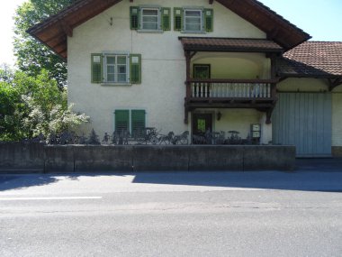 Schaanwald, Liechtenstein 'da bir şehirdir. Güzel doğa, Alpler, yemyeşil ve karlı çarpıcı dağlar. Çok etkileyici bir yerel hayat. Filtre yok
