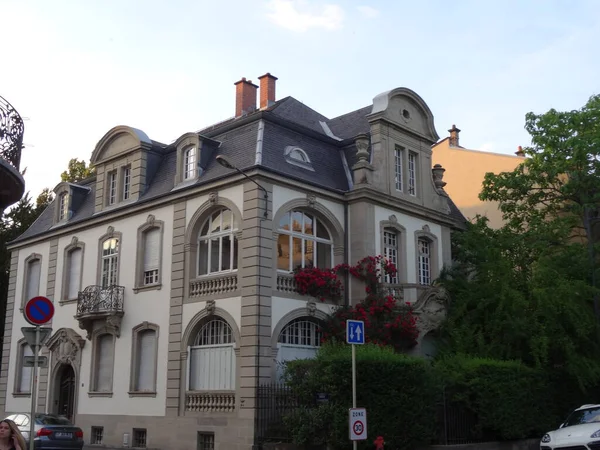 Franse Stad Mulhouse Erg Mooi Avondfoto Van Het Lokale Leven — Stockfoto