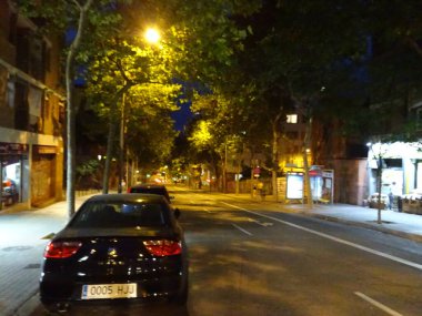 Katalonya 'nın başkenti Barcelona' dır. Gaudi 'nin muhteşem mimarisinin olduğu harika bir yer. Merkezde ve bahçelerde yürür