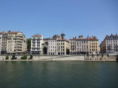 Paris çok güzel. Parc des Buttes-Chaumont 'a, Tour Eiffel' e ve Defans 'tan Grand Arche' a