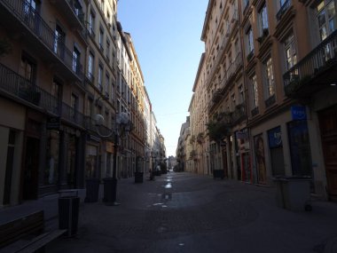 Paris çok güzel. Parc des Buttes-Chaumont 'a, Tour Eiffel' e ve Defans 'tan Grand Arche' a