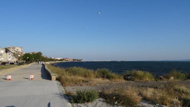 Bulgaristan plaj tatili için harika ve ucuz bir ülke. Pomorie, Burgaz bölgesinde popüler bir tatil beldesidir. Kendi tuz dokusu var, filtresi yok.