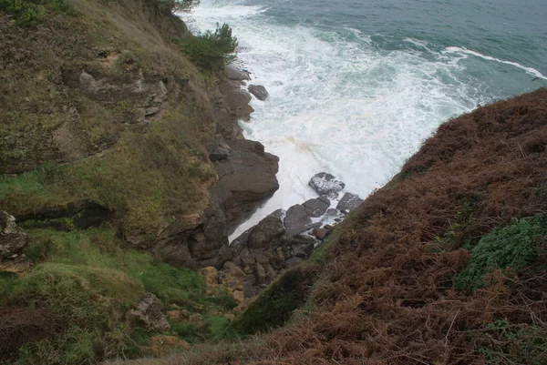 Fin Automne Mer Espagne Semble Inhabituelle Ciel Sombre Vagues Fortes — Photo