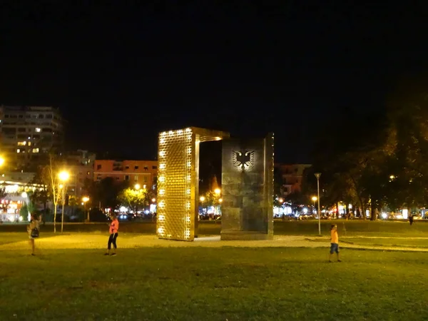 Antiga Cidade Balcânica Tirana Incríveis Edifícios Natureza Agradável Uma Vida — Fotografia de Stock