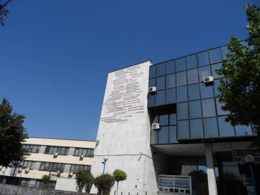 Prispen 'in güzel panoramaları ve şehirde dolaşmalar. Kosova 'daki ihtilaflar sonrasında lezzetini koruyan alışılmadık bir yer