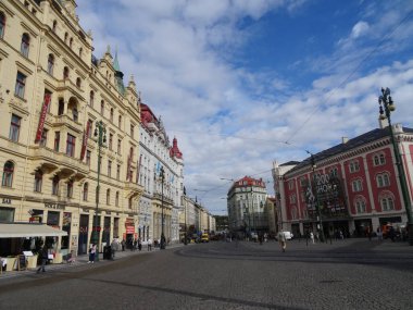 Prag 'ın mimarisi dünyaca ünlüdür. Ana gösteriler ve ilginç yerler. Çekçe renk