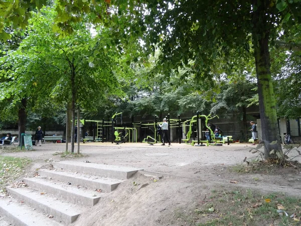 Bercy Popular Arena Park Located Paris France Walk Park Bridge — Stock Photo, Image