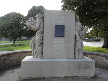 Brest çok güzel ve yaşanabilir bir şehir. Bu fotoğraf serisinde filtresiz merkez mimari ve ilginç yerler