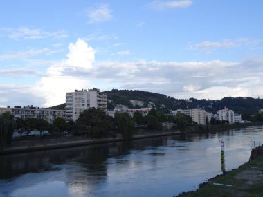 Rouen antik Gotik mimarisi olan çok güzel bir şehir. Fransa 'nın Normania şehrinde yer almaktadır. Katedral özellikle muhteşemdir.