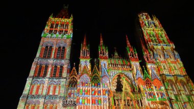 Rouen antik Gotik mimarisi olan çok güzel bir şehir. Fransa 'nın Normania şehrinde yer almaktadır. Katedral özellikle muhteşemdir.