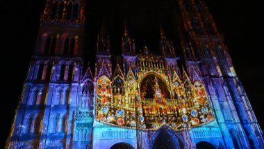 Rouen antik Gotik mimarisi olan çok güzel bir şehir. Fransa 'nın Normania şehrinde yer almaktadır. Katedral özellikle muhteşemdir.