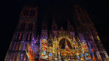 Rouen antik Gotik mimarisi olan çok güzel bir şehir. Fransa 'nın Normania şehrinde yer almaktadır. Katedral özellikle muhteşemdir.