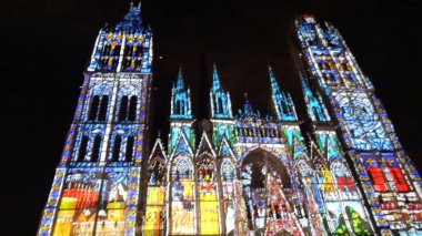 Rouen antik Gotik mimarisi olan çok güzel bir şehir. Fransa 'nın Normania şehrinde yer almaktadır. Katedral özellikle muhteşemdir.