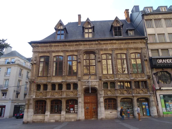 Rouen Una Ciudad Muy Hermosa Con Arquitectura Gótica Antigua Encuentra —  Fotos de Stock