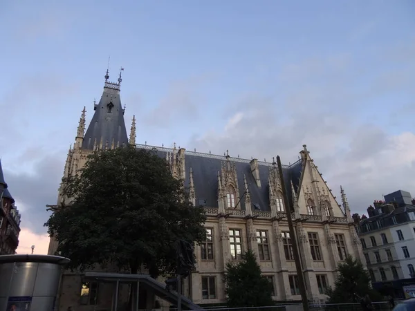 Rouen Uma Cidade Muito Bonita Com Arquitetura Gótica Antiga Está — Fotografia de Stock