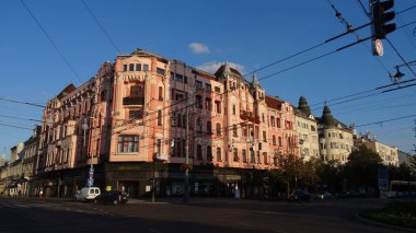 Macar termal yayları tüm dünyada bilinir. İçinde istirahat edin. Ne büyük bir zevk! Resimde, Macaristan 'ın en büyük kentlerinden biri olan Debrecen kenti yer alıyor.