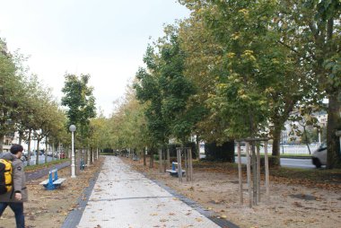 San Sebastian 'ın mimarisi ve doğası. Büyük plajları ve eski binaları olan lüks bir tatil köyü..