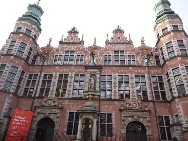 Polonya düşük maliyetli kültürel ve tarihi turizm için büyük bir ülkedir. Gdansk caddeleri, kuzey şehri. Filtre yok