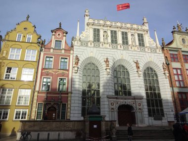 Polonya düşük maliyetli kültürel ve tarihi turizm için büyük bir ülkedir. Gdansk caddeleri, kuzey şehri. Filtre yok