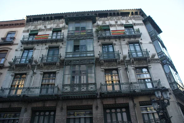 Spanya Aragon Özerk Topluluğu Zaragosa Şehri Nanılmaz Mimari Binaların Ölçeği — Stok fotoğraf