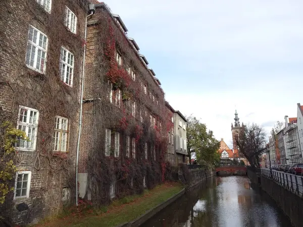 Poland is a great country for low-cost cultural and historical tourism. The streets of Gdansk, the northern city. No filter