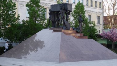 Miskolctapolca - mağaralarda büyüleyici hamamlar. Macaristan termal havuzlarıyla ünlüdür. Ve şehir çok güzel.