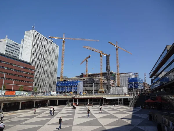 Stockholm 'ün mimarisi tanınabilir bir yer. Güzel binalar, eski sokaklar, güzel İsveç lezzeti. Gamlastan ve daha fazlası