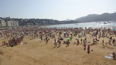 San Sebastian, Bask Bölgesi 'nde çok güzel mimarisi ve büyük plajları olan bir şehirdir. Gipuzkoa Eyaleti