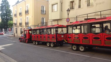 Brugos, Kastilya ve Leon toplumunda bir şehirdir. Büyüleyici katedrali, güzel panoramaları, antik caddeleri olan harika bir yer.