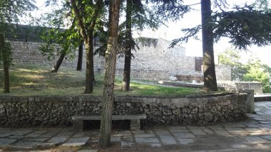 Brugos, Kastilya ve Leon toplumunda bir şehirdir. Büyüleyici katedrali, güzel panoramaları, antik caddeleri olan harika bir yer.