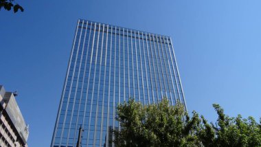 Madrid 'in muhteşem mimarisi. Park, saray ve İspanyol başkentinin sokakları adildir. Seyahat için harika bir yer.