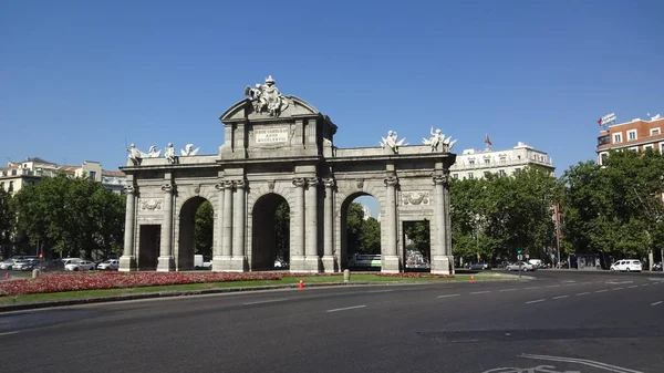 Prachtige Architectuur Van Madrid Het Park Het Paleis Straten Van — Stockfoto