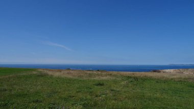 La Coruna Galiçya 'da bir şehirdir, çok sıradışı bir mimarisi vardır. Güzel sahil, muhteşem gezinti alanı ve tarihi turizm için çok güzel bir yer.