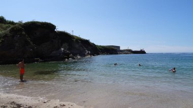 La Coruna Galiçya 'da bir şehirdir, çok sıradışı bir mimarisi vardır. Güzel sahil, muhteşem gezinti alanı ve tarihi turizm için çok güzel bir yer.
