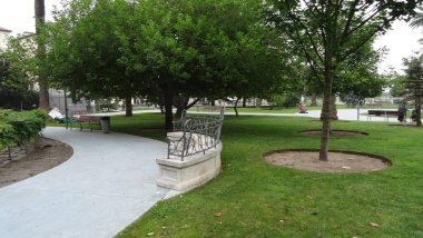 Santander 'in mimarisi ve doğası. Şaşırtıcı kuzey İspanya, dalgalar, deniz aslanları, uçurumlar ve harika plajlar. Alışılmadık binalar ve La Magdalena Yarımadası