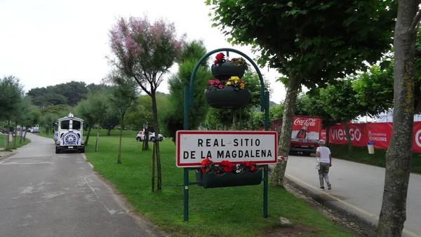 Santander 'in mimarisi ve doğası. Şaşırtıcı kuzey İspanya, dalgalar, deniz aslanları, uçurumlar ve harika plajlar. Alışılmadık binalar ve La Magdalena Yarımadası