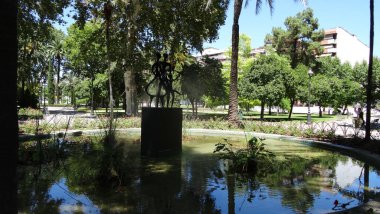 Sıcak Cordoba 'nın içinden geç. İspanyol lezzeti ve güney gelenekleri. Endülüs kültürel turizm için çarpıcı bir yerdir.