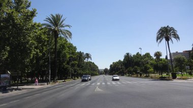 Sıcak Cordoba 'nın içinden geç. İspanyol lezzeti ve güney gelenekleri. Endülüs kültürel turizm için çarpıcı bir yerdir.