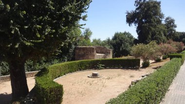 Sıcak Cordoba 'nın içinden geç. İspanyol lezzeti ve güney gelenekleri. Endülüs kültürel turizm için çarpıcı bir yerdir.