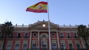Murcia İspanya 'nın merkezinde çok huzurlu ve güzel bir şehirdir. Tarihi turizm için oldukça büyük ve harikadır.