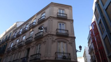 Endülüs Özerk Topluluğu, Malaga şehri, İspanyol gelenekleri ve harika sokaklar. Antik binaların arasında yürümek ve muhteşem katedrale doğru bir yürüyüş.