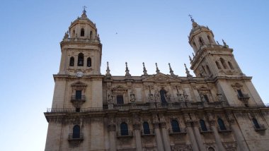 Jaen şehri İspanya 'nın güneyinde yer almaktadır. Bir sürü eski bina, güzel caddeler, ilginç mimari....