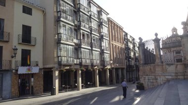 Jaen şehri İspanya 'nın güneyinde yer almaktadır. Bir sürü eski bina, güzel caddeler, ilginç mimari....