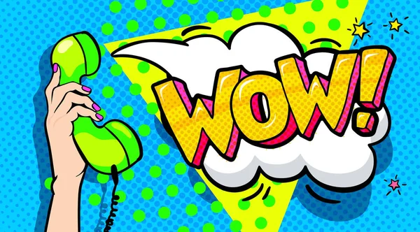 Wow Słowo Bańki Stylu Pop Art Komiksy Kobiece Ręki Trzymającej — Wektor stockowy