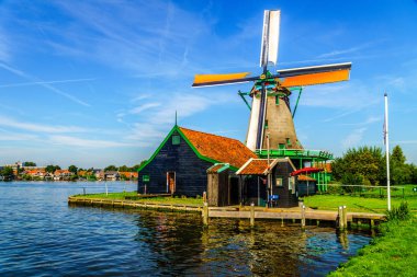 Tam operasyonel tarihi Hollanda Yeldeğirmeni Zaanse Schans'a Hollanda içinde