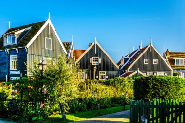 Küçük bir balıkçı köyleri Urk ve Marken, Hollanda tarihi evleri