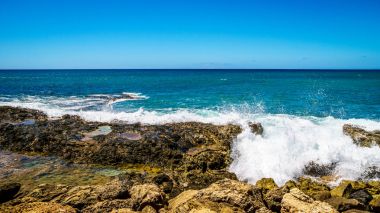 Ko Olina Hawaii Oahu Adası kıyı tarihinde Pasifik Okyanusu dalgaları